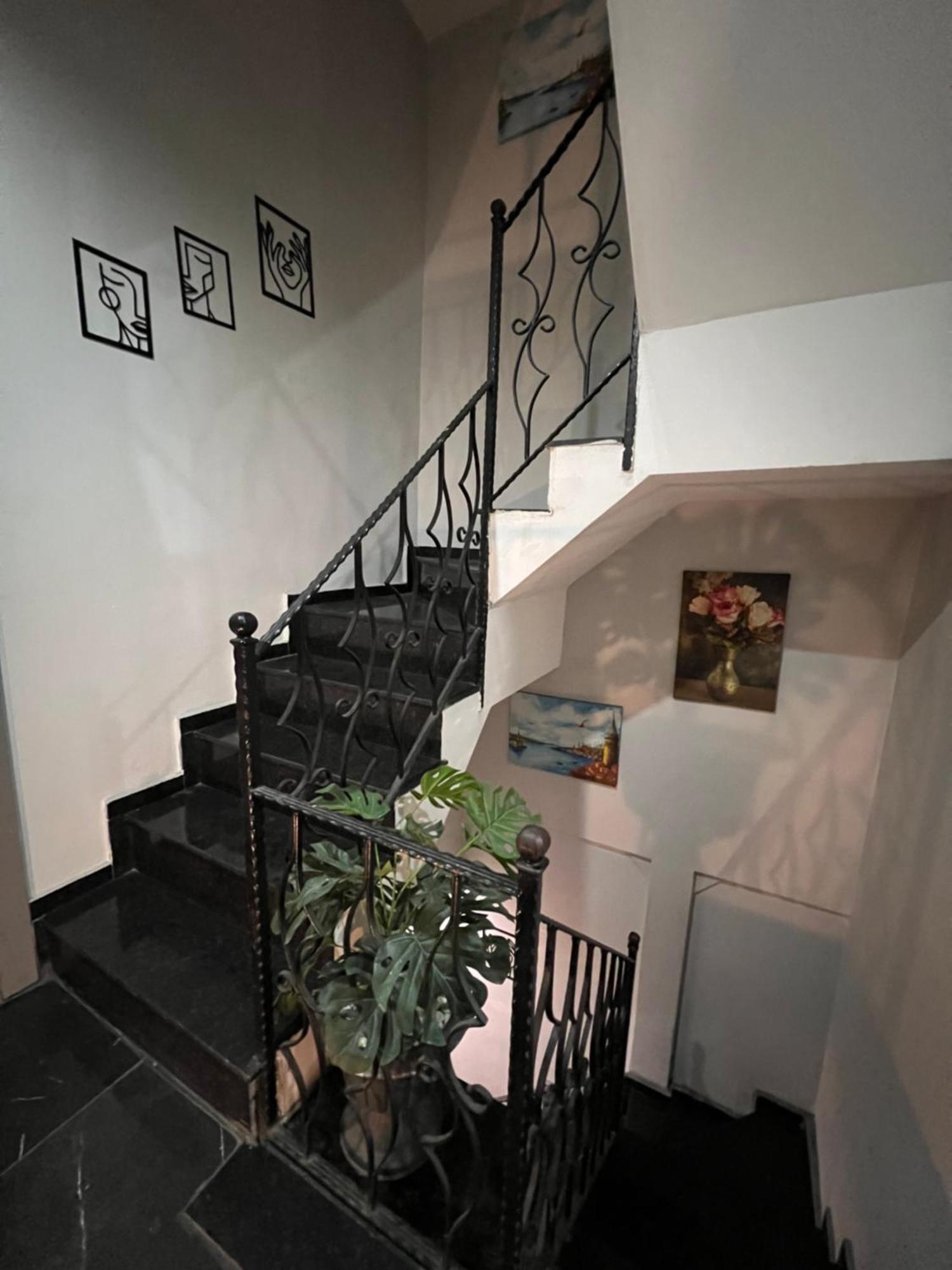 Taksim Larissa Hotel Suites Istanbul Ngoại thất bức ảnh