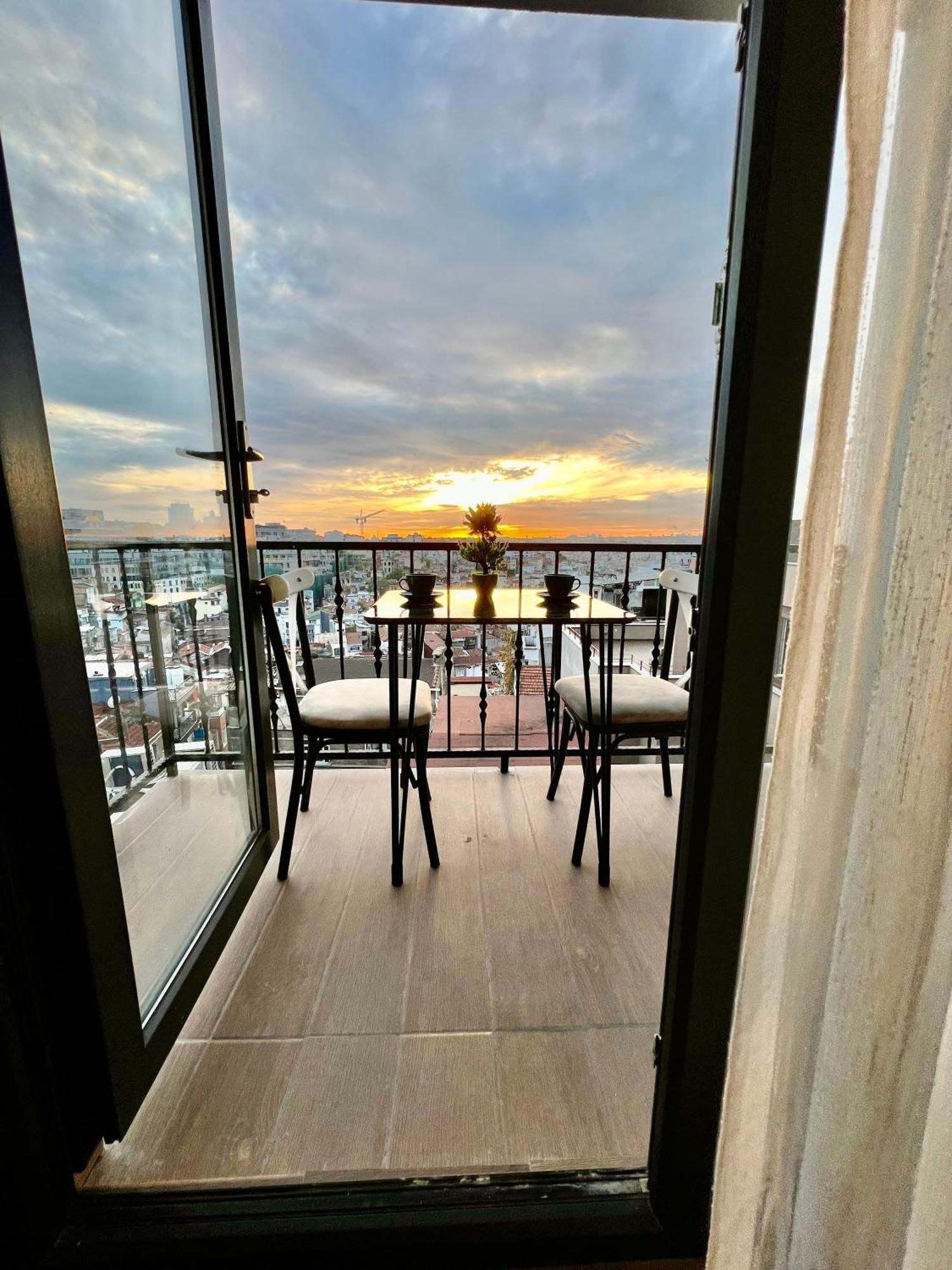 Taksim Larissa Hotel Suites Istanbul Ngoại thất bức ảnh