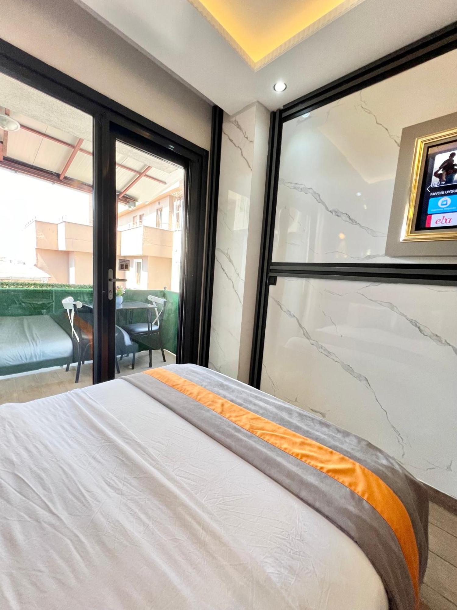 Taksim Larissa Hotel Suites Istanbul Ngoại thất bức ảnh