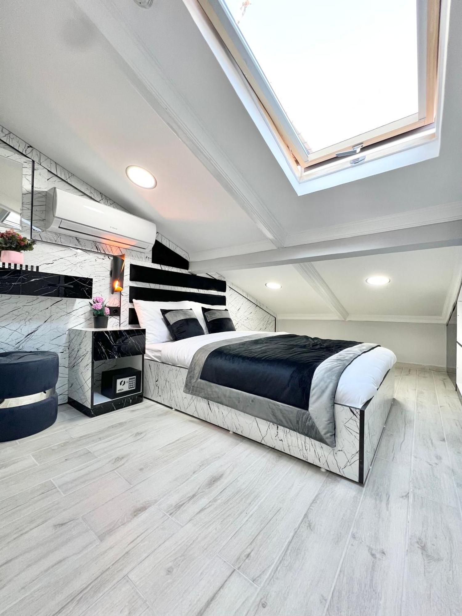 Taksim Larissa Hotel Suites Istanbul Ngoại thất bức ảnh