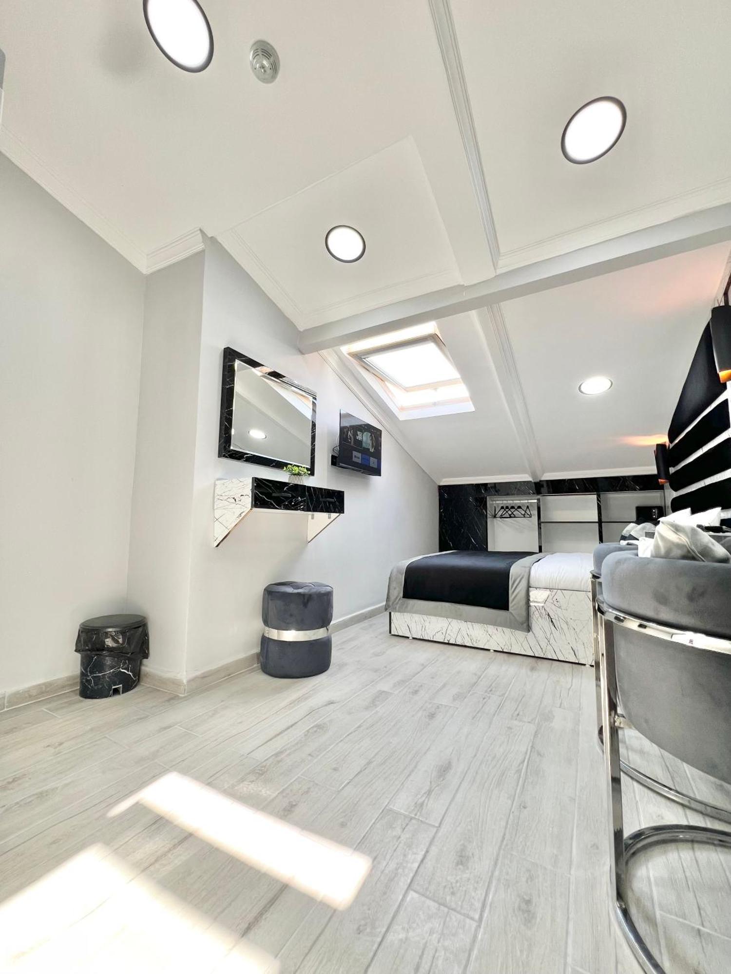 Taksim Larissa Hotel Suites Istanbul Ngoại thất bức ảnh