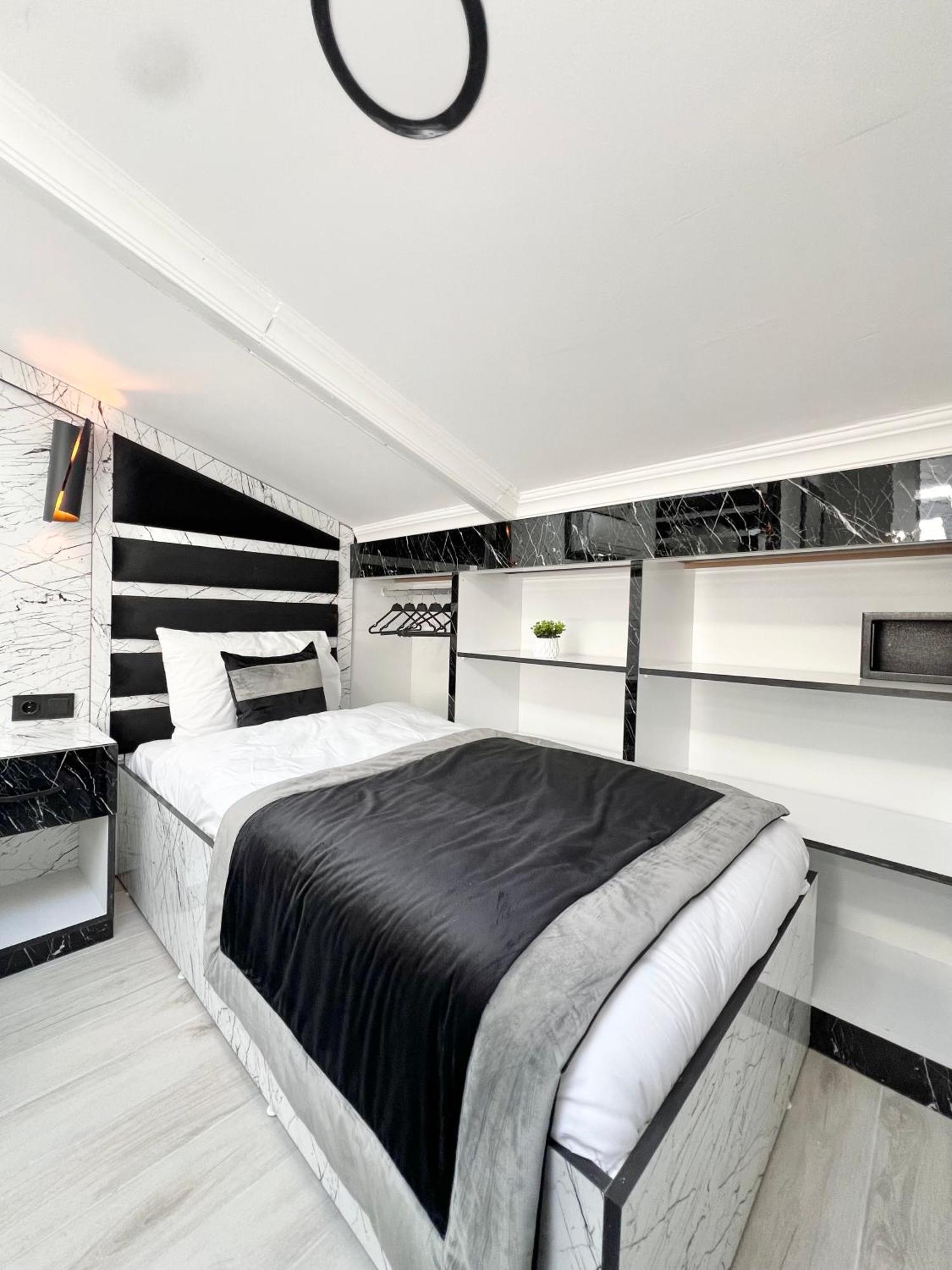 Taksim Larissa Hotel Suites Istanbul Ngoại thất bức ảnh