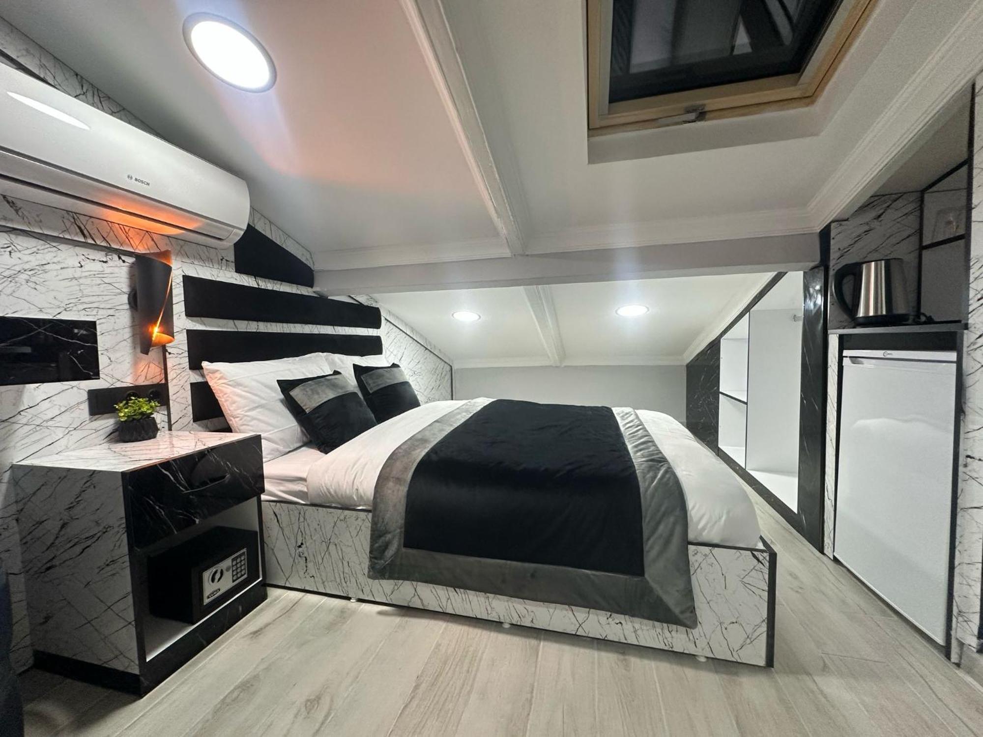 Taksim Larissa Hotel Suites Istanbul Ngoại thất bức ảnh