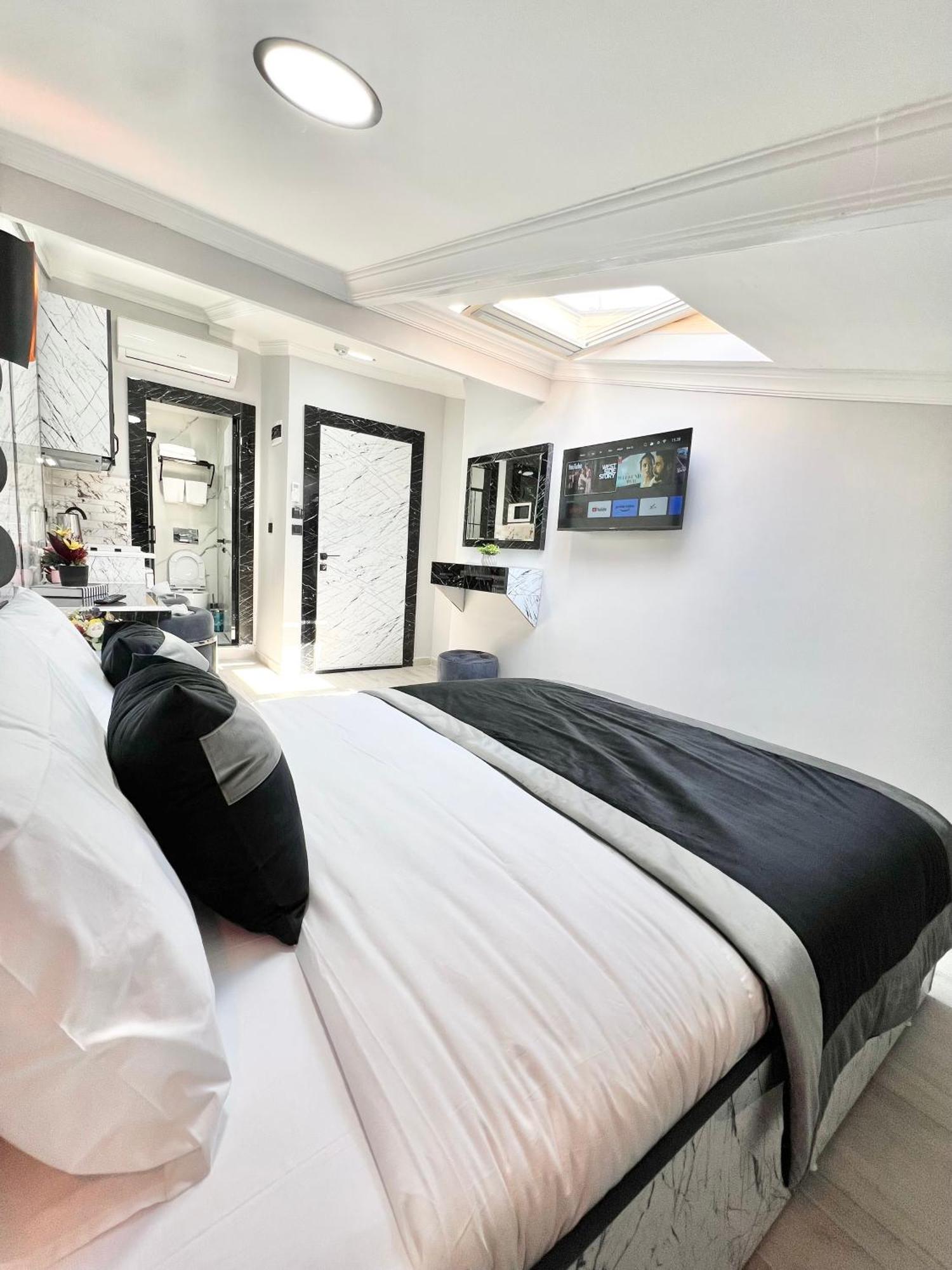 Taksim Larissa Hotel Suites Istanbul Ngoại thất bức ảnh